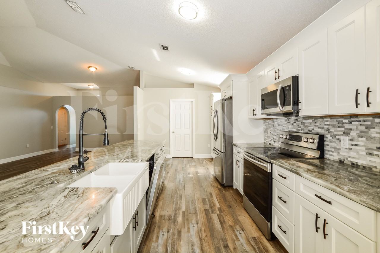 637 Sunway Ln - Photo 5 of 16