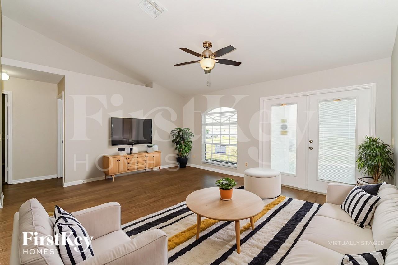 118 Ne 6th Ave - Photo 4 of 19