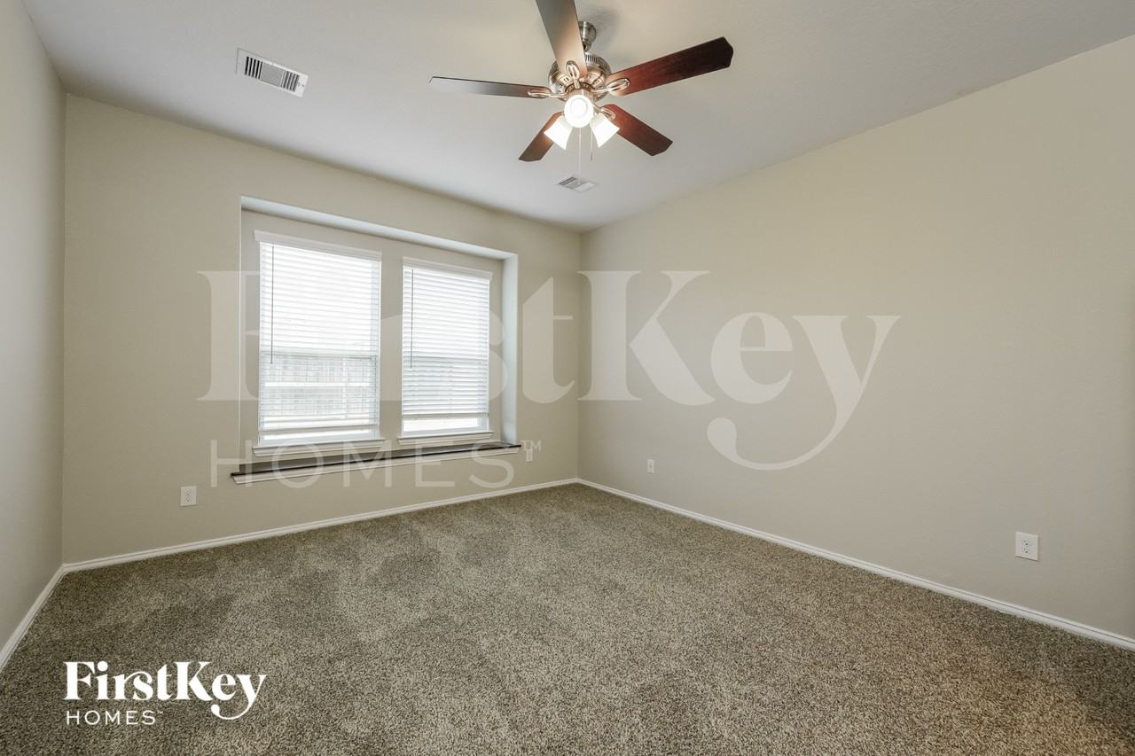 29884 Dovetail Bluff Ln - Photo 7 of 15