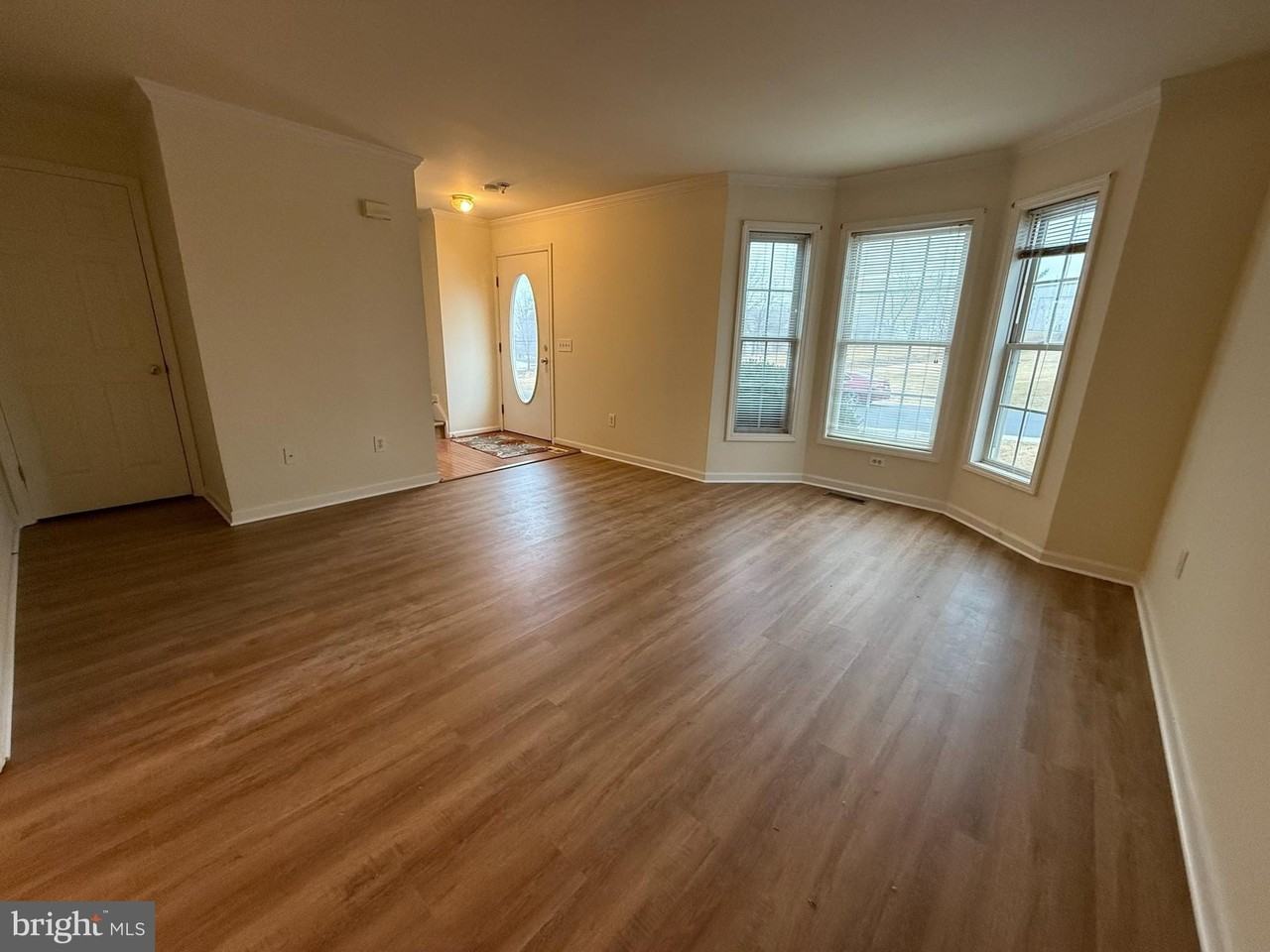 700 E H St - Photo 3 of 14