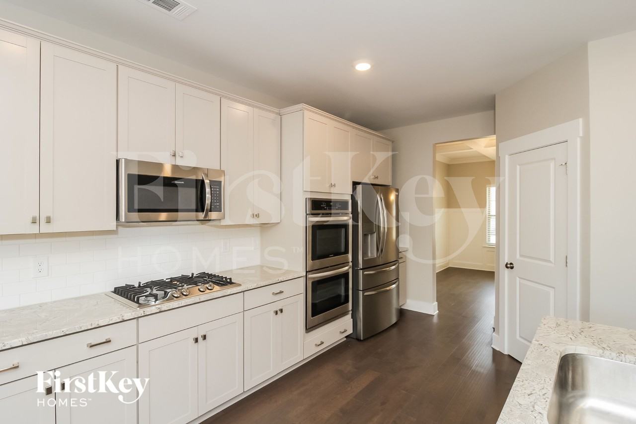 223 Crestbrook Ln - Photo 6 of 15