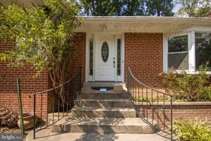 featured image of 2205 Parker Ave