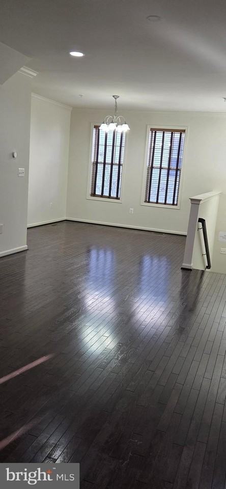 14067 Marketcenter Dr - Photo 3 of 32