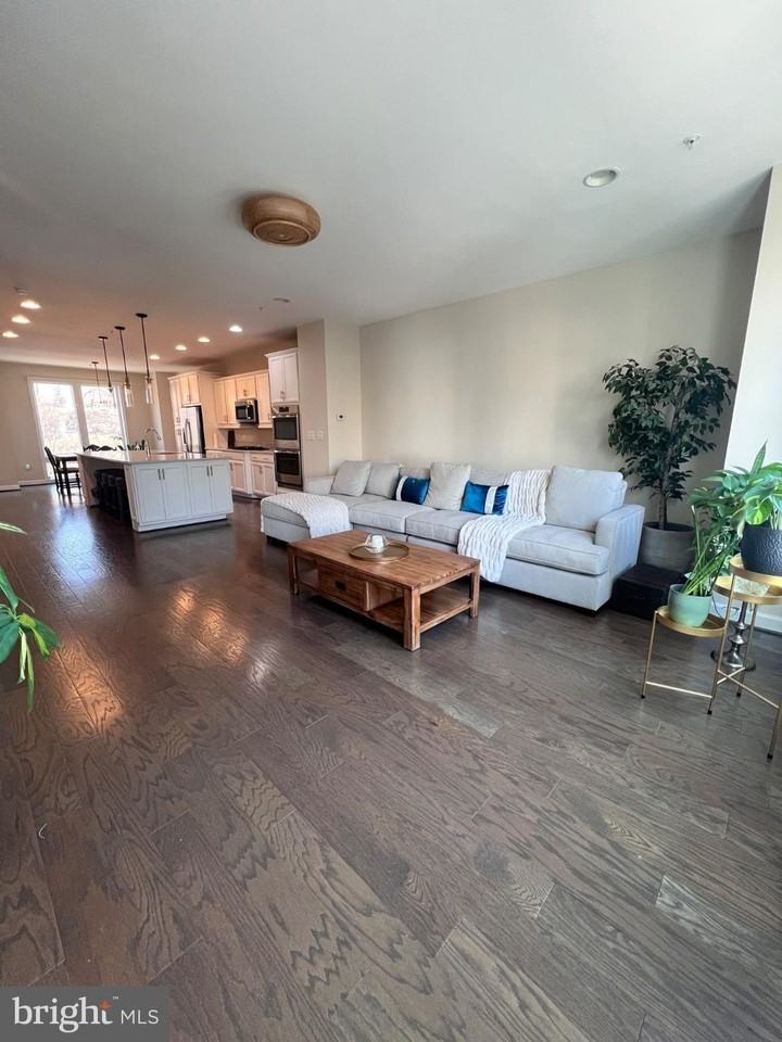 542 Harborview Dr Unit 380 - Photo 7 of 46