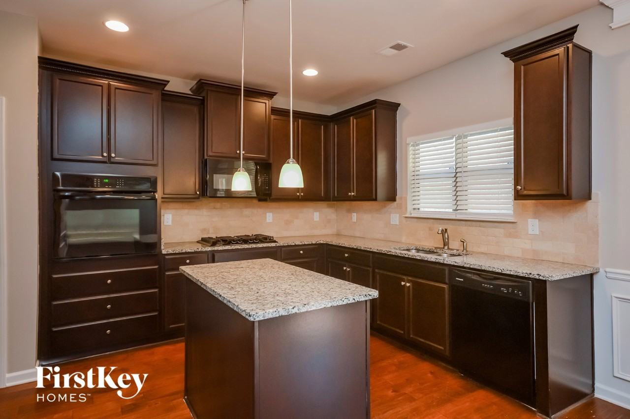 1707 Carolina Pl Se - Photo 6 of 15