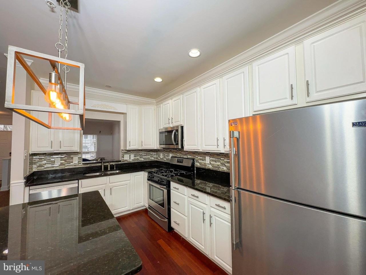 12912 Marlton Center Dr - Photo 4 of 35