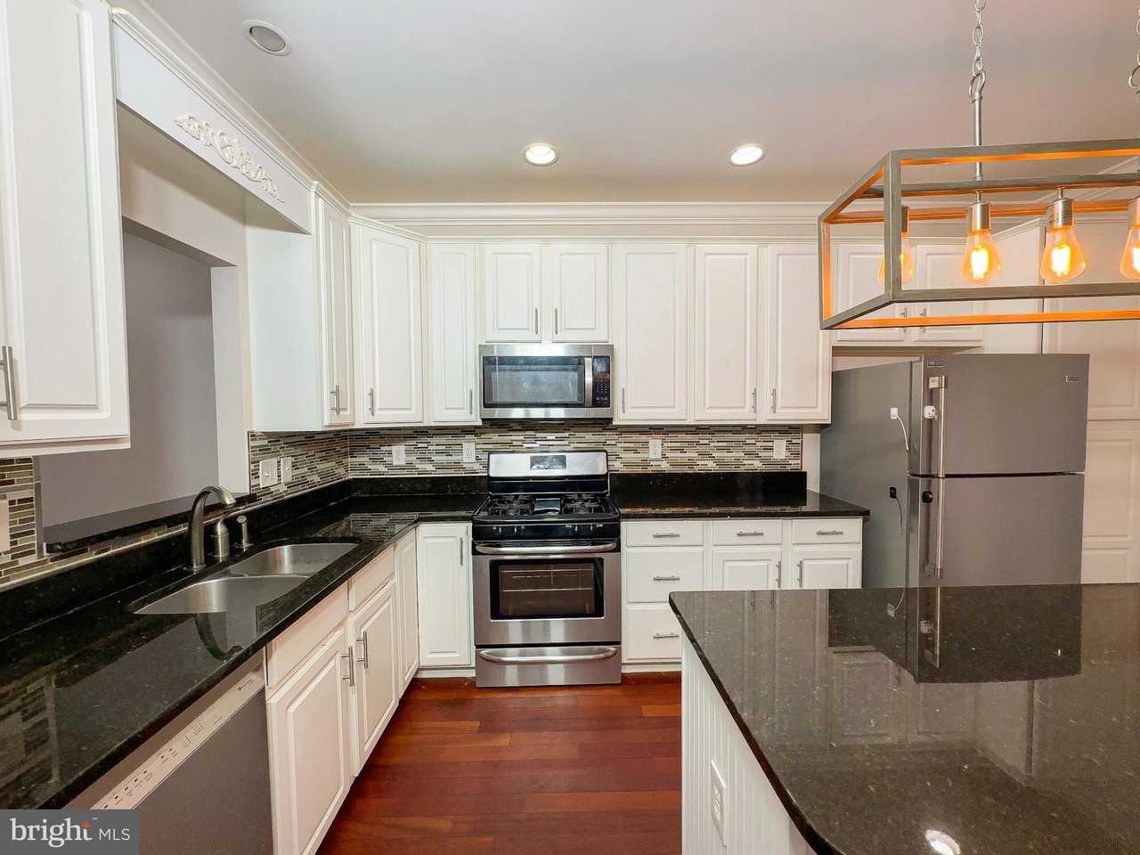 12912 Marlton Center Dr - Photo 5 of 35