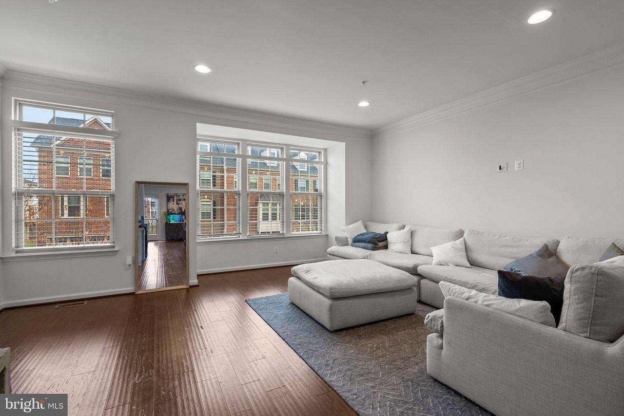 14407 Sandy Ridge Ln - Photo 4 of 29