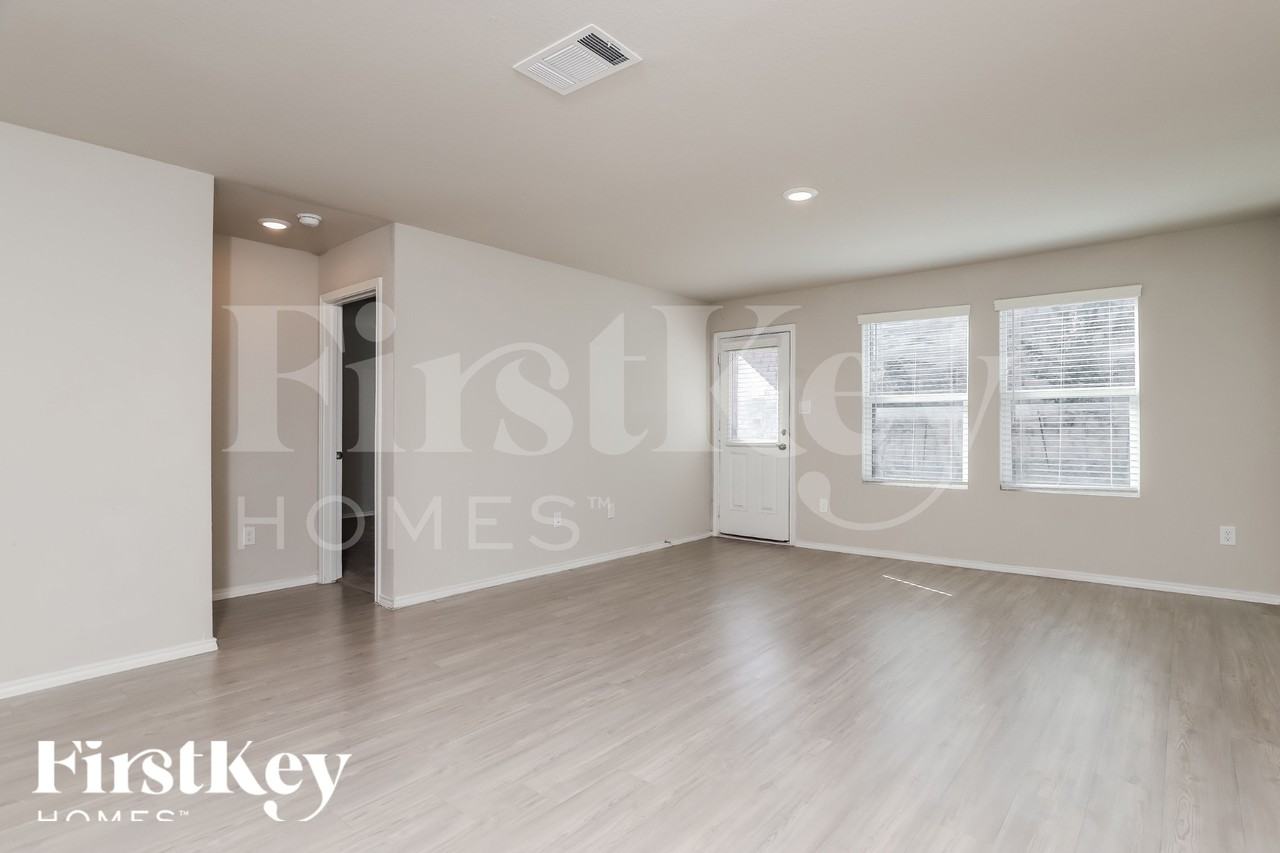 14030 Silos Mdws - Photo 5 of 20