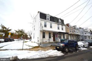 featured image of 201 York St