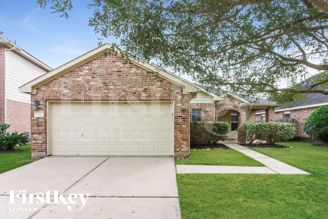 2726 Lakecrest Way Dr