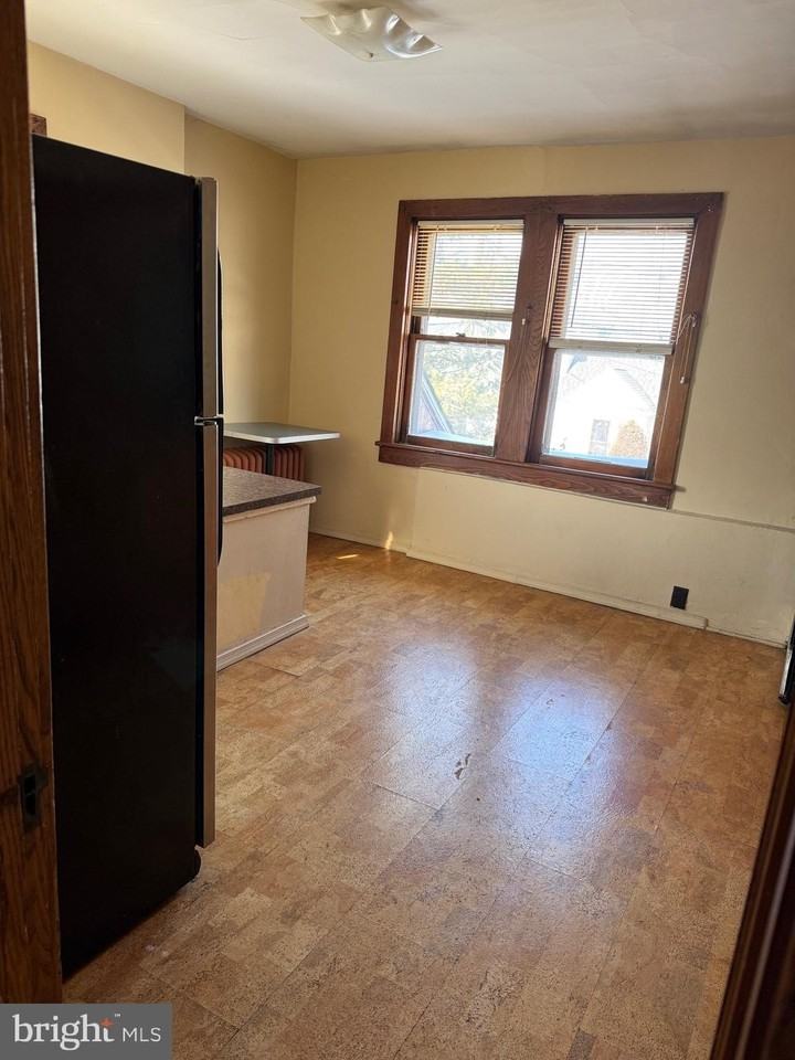 28 E Oakland Ave - Photo 4 of 11