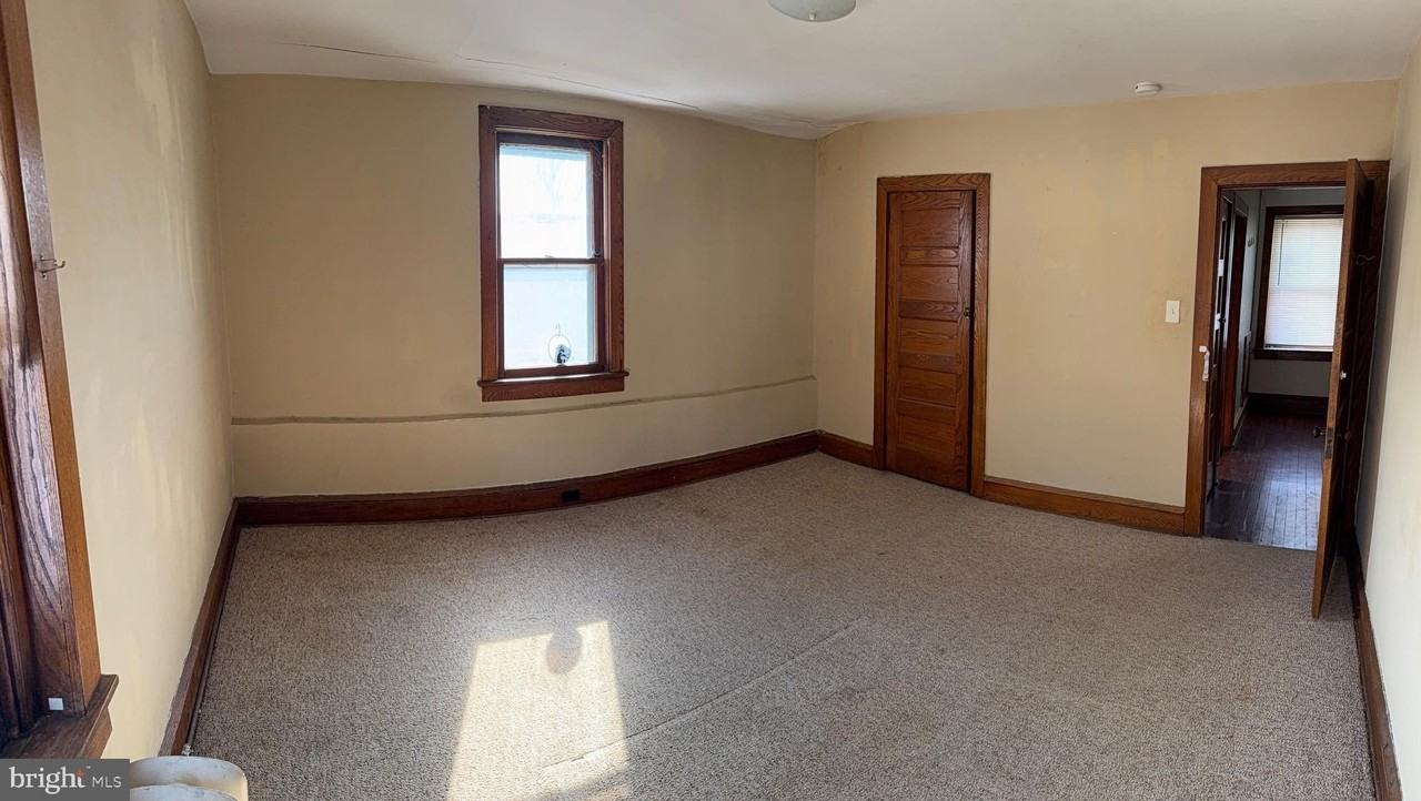 28 E Oakland Ave - Photo 6 of 11