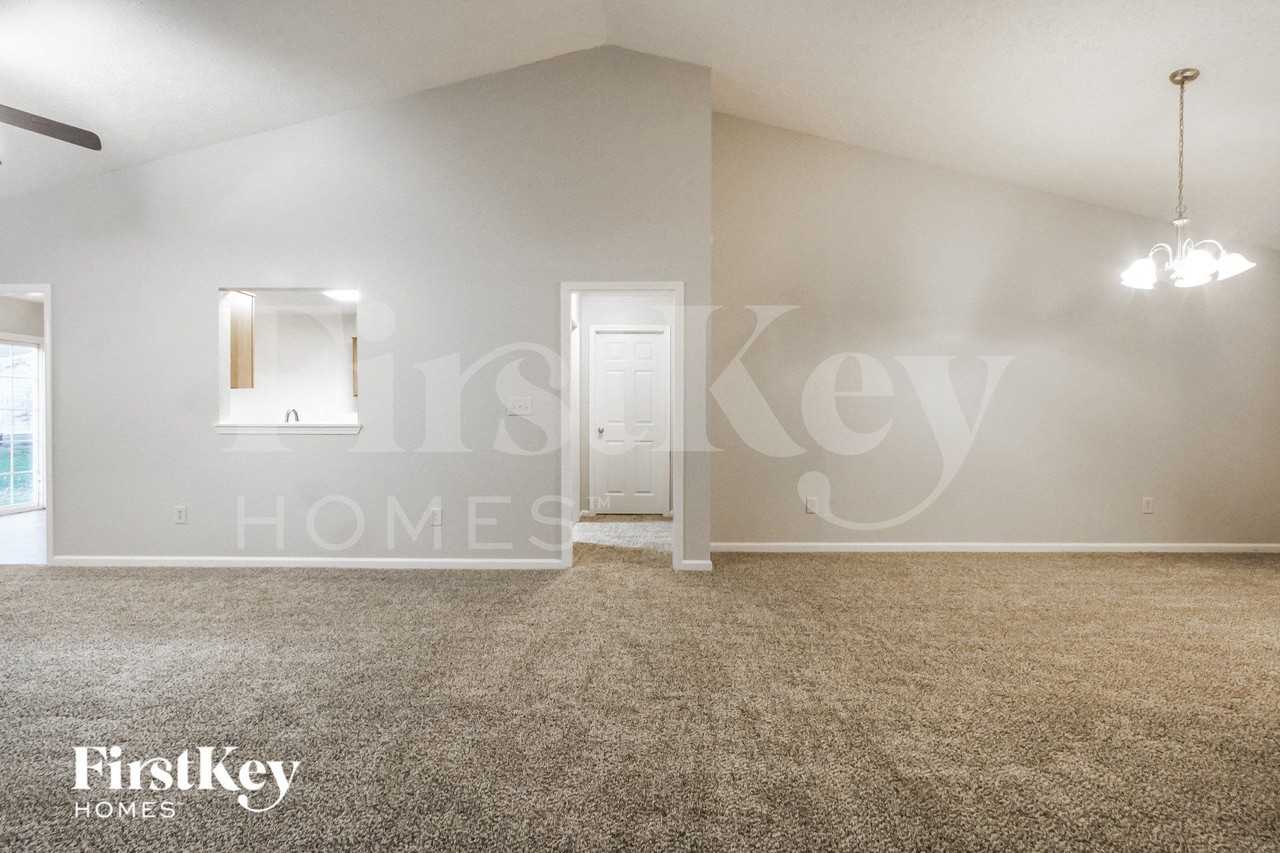 2304 Burgundy Way - Photo 2 of 15