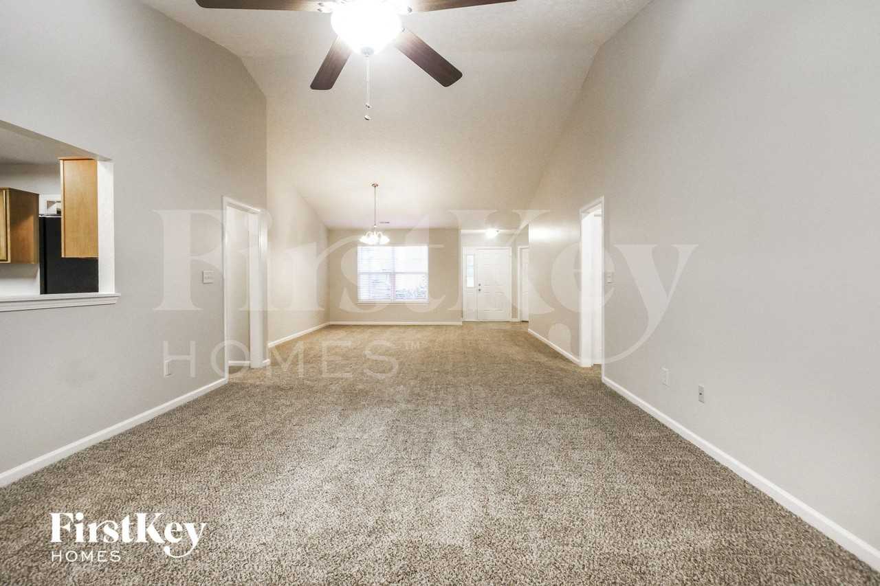 2304 Burgundy Way - Photo 3 of 15