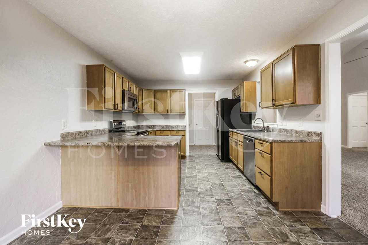 2304 Burgundy Way - Photo 6 of 15