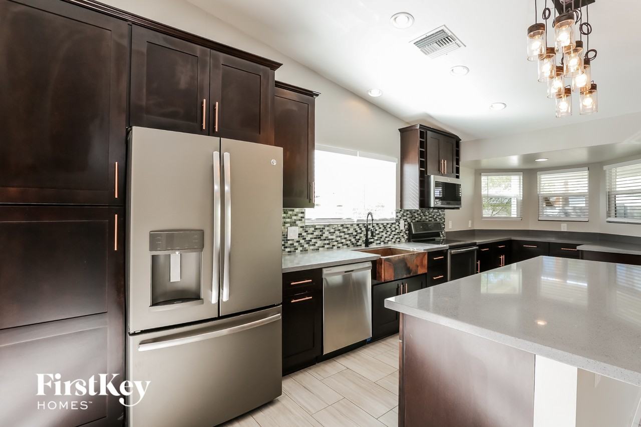 1746 E Redfield Rd - Photo 7 of 15