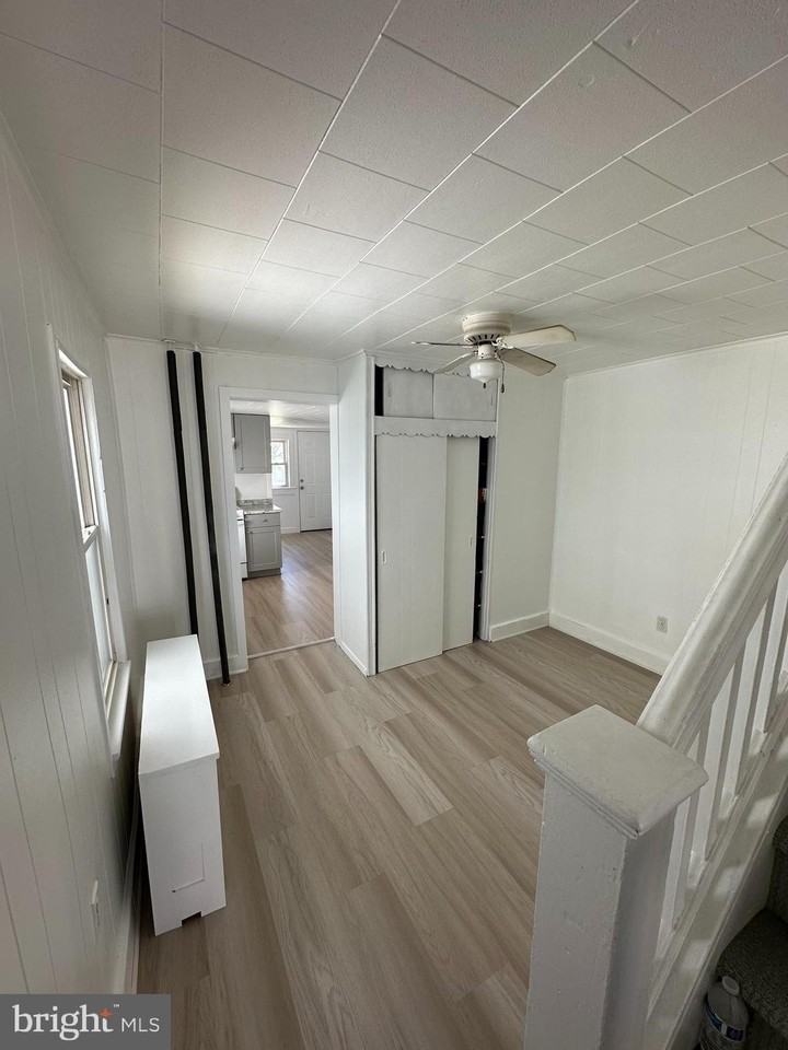 209 Main St - Photo 5 of 18