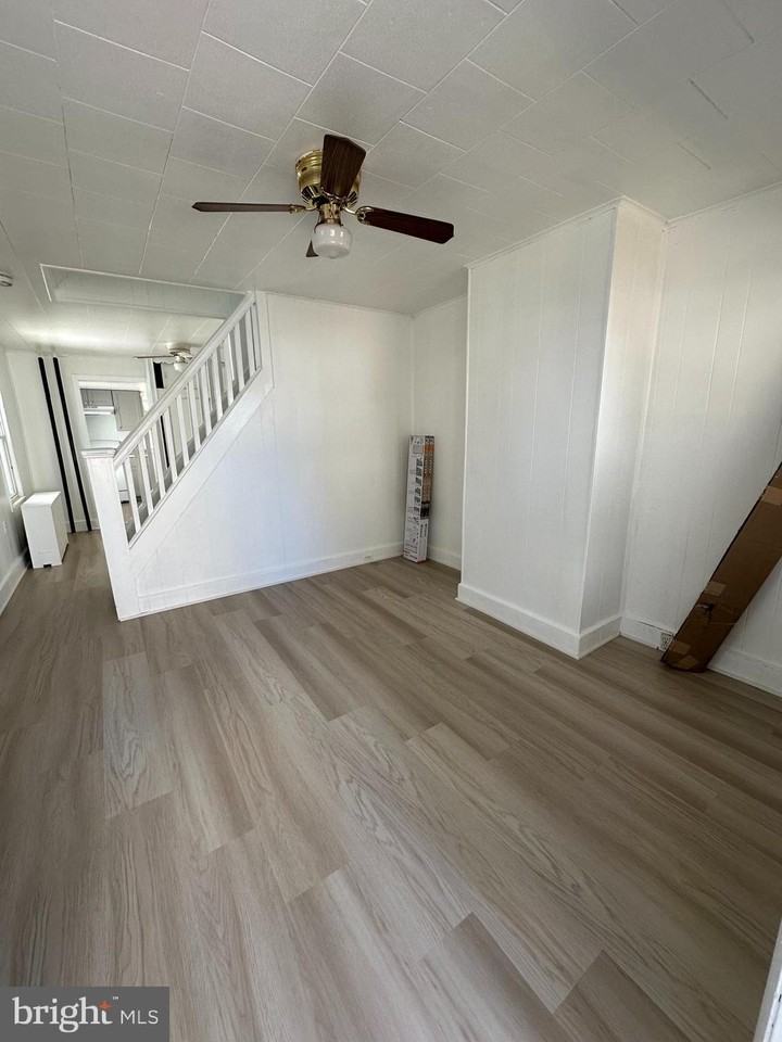 209 Main St - Photo 6 of 18