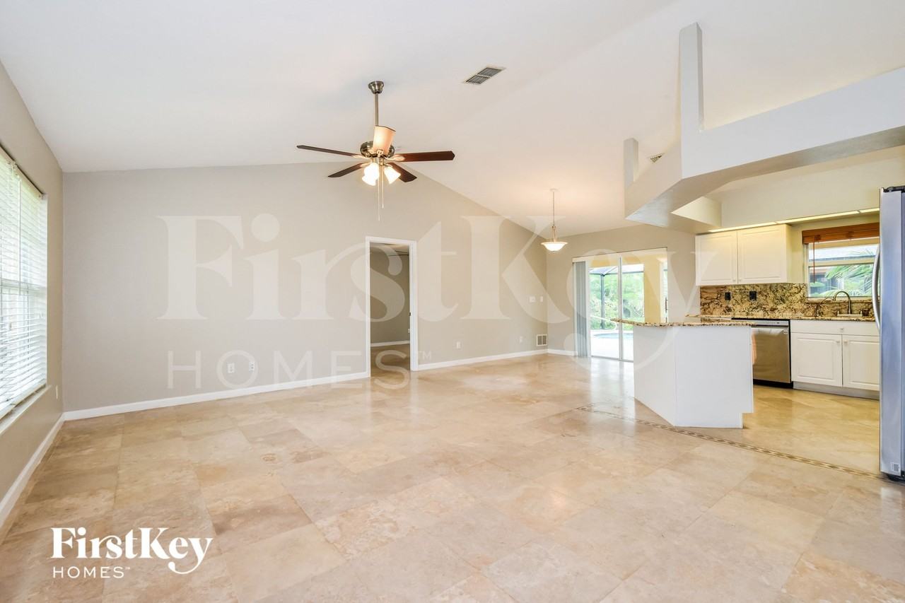 3810 Sw 1st St - Photo 5 of 15