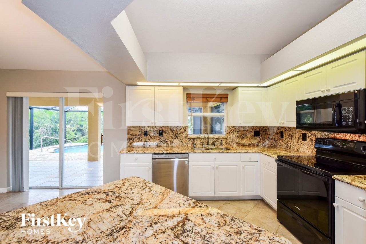 3810 Sw 1st St - Photo 7 of 15