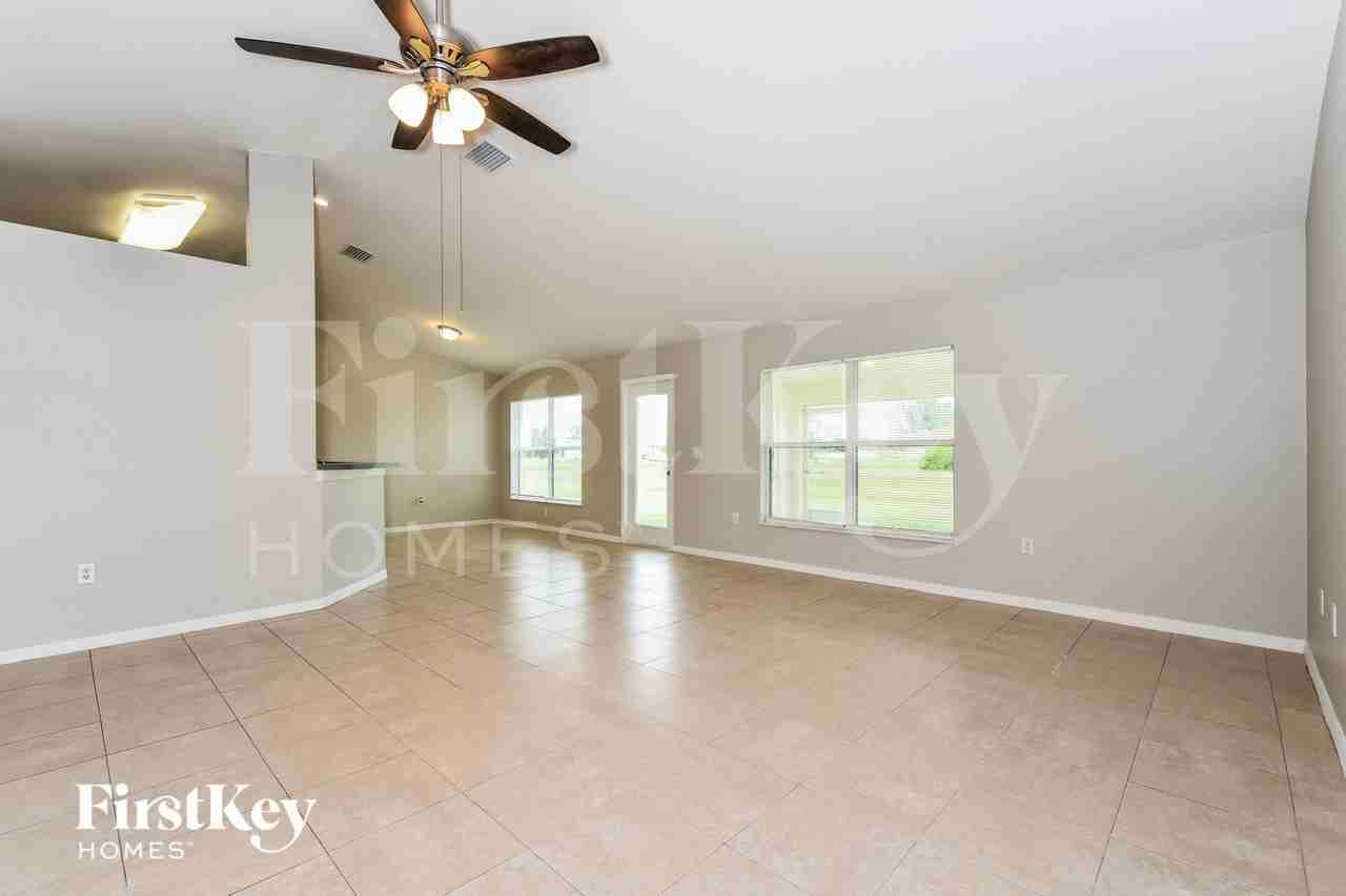 507 Nw 17th Ter - Photo 3 of 15