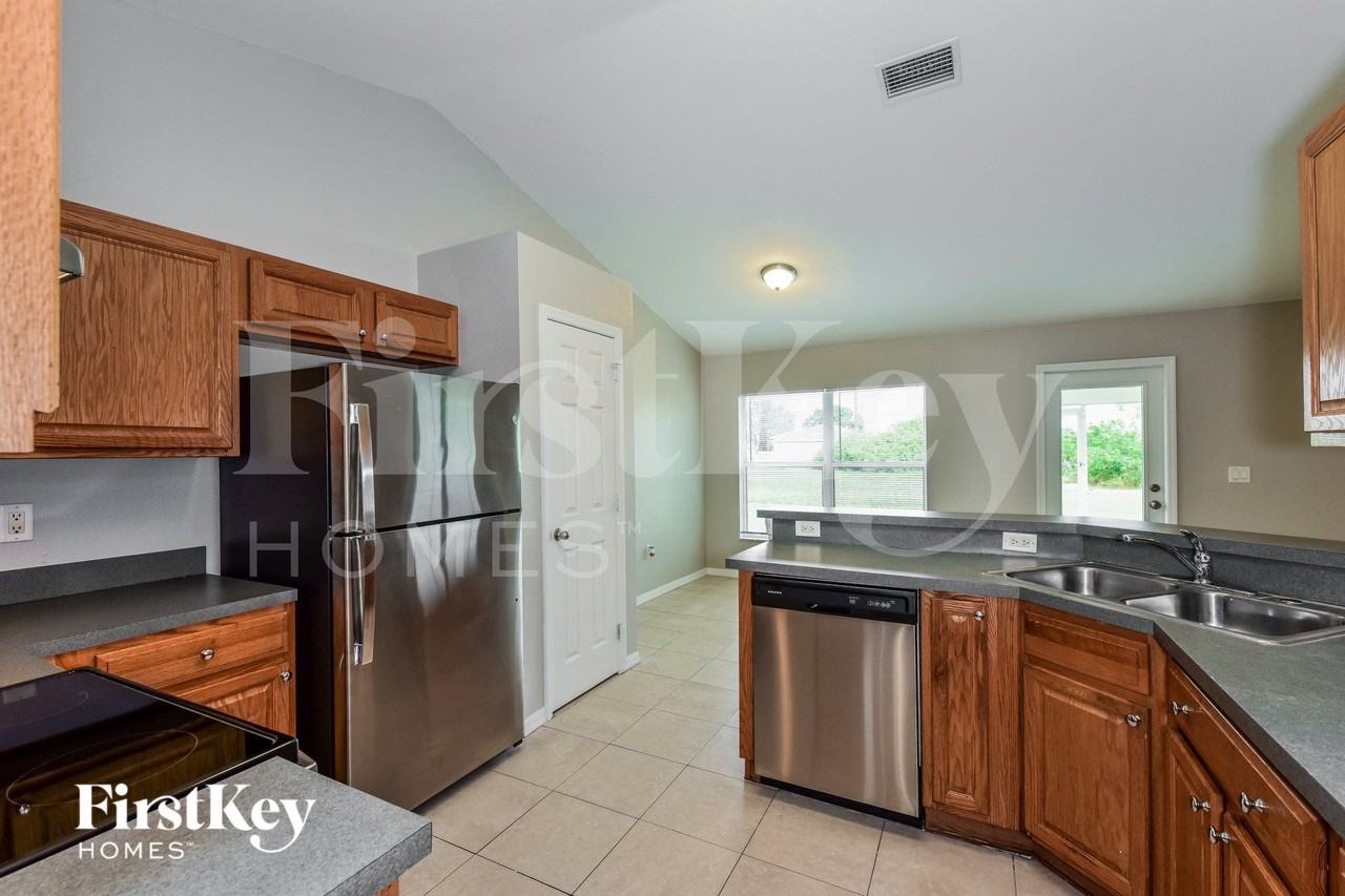 507 Nw 17th Ter - Photo 4 of 15