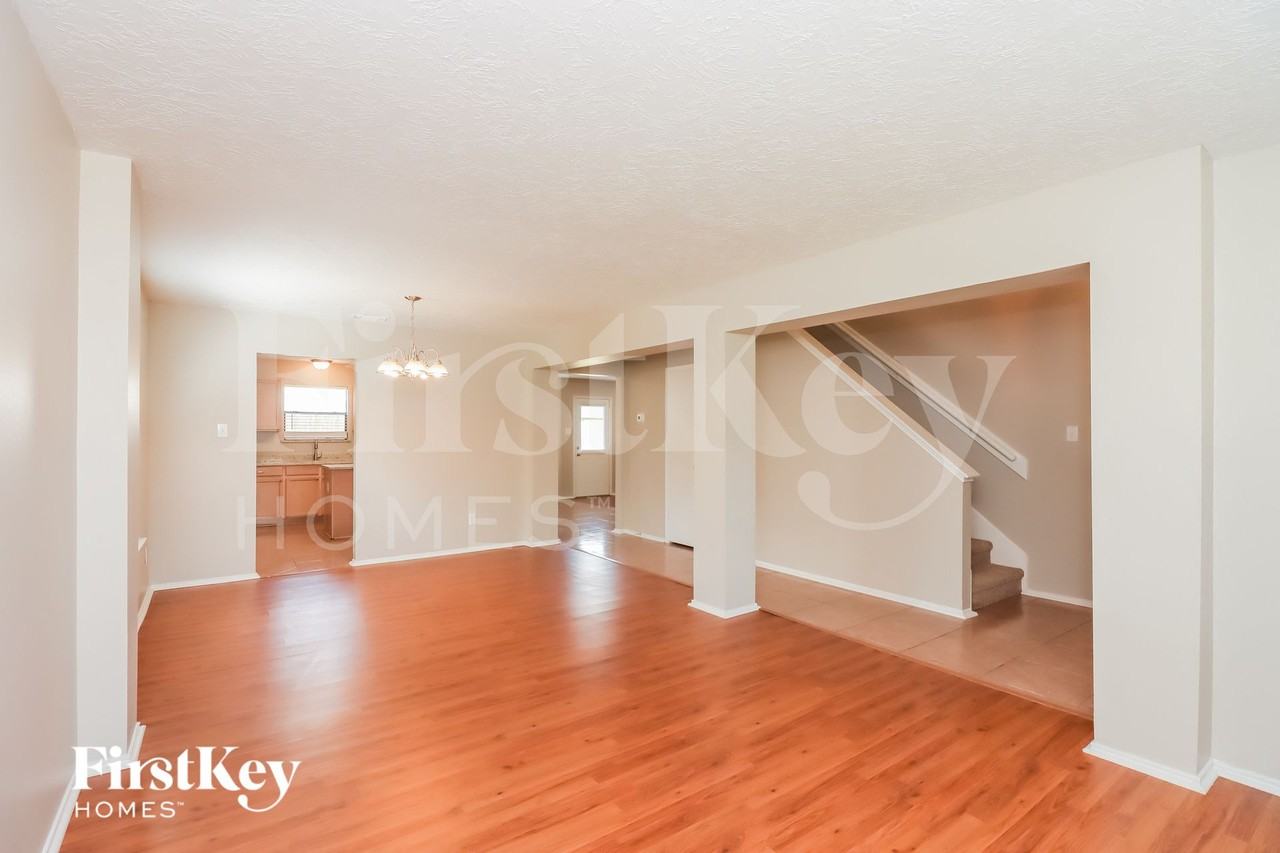 16322 Lynn Crest Ct - Photo 3 of 15