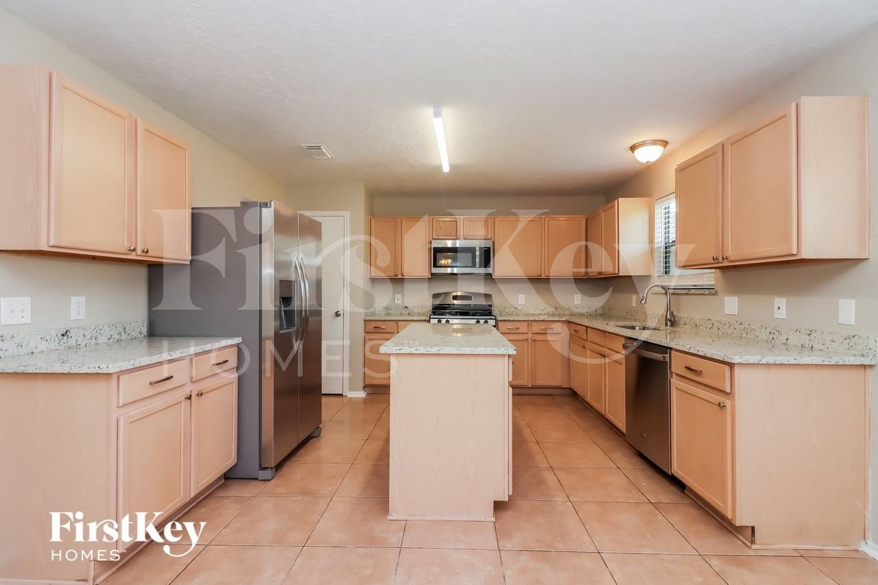 16322 Lynn Crest Ct - Photo 6 of 15