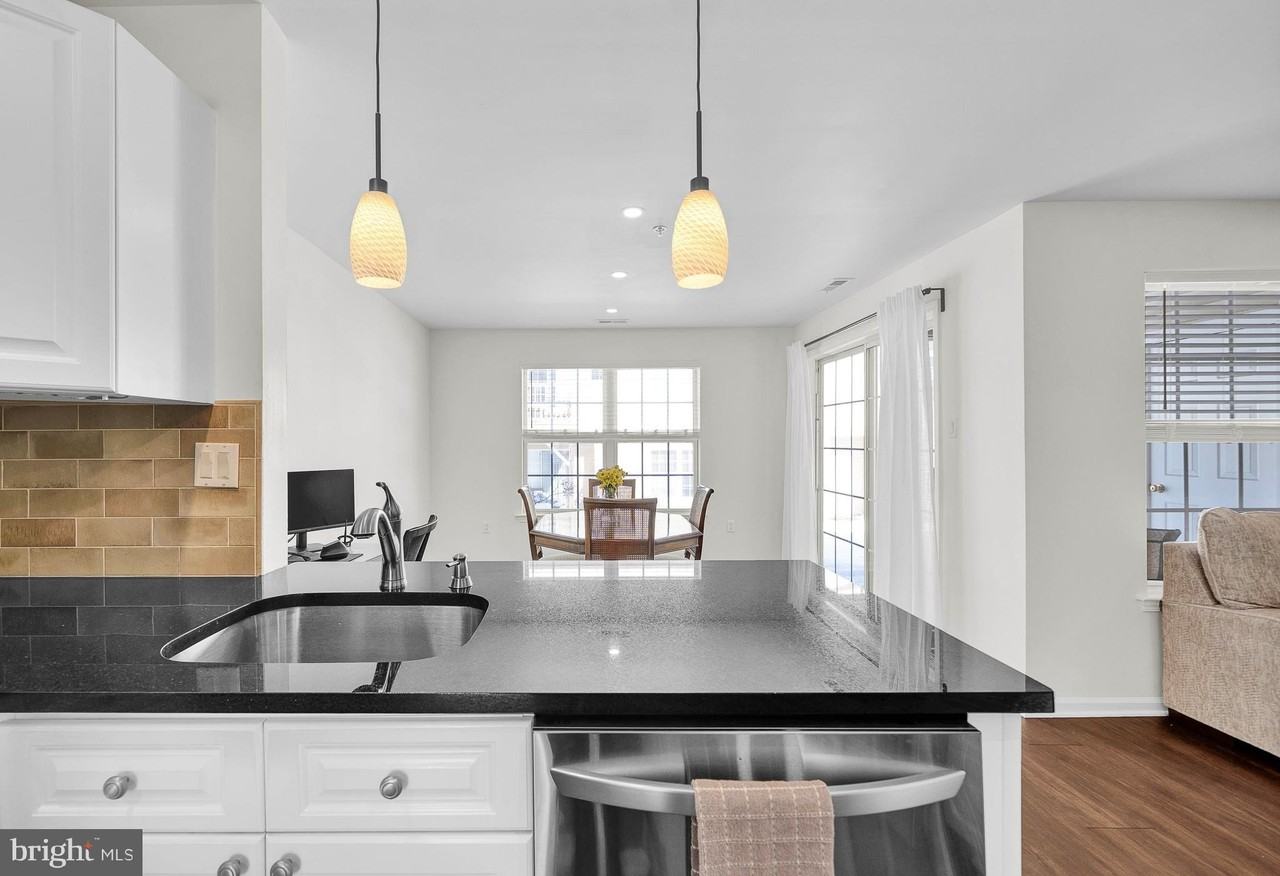 205 Strawberry Ct - Photo 3 of 44