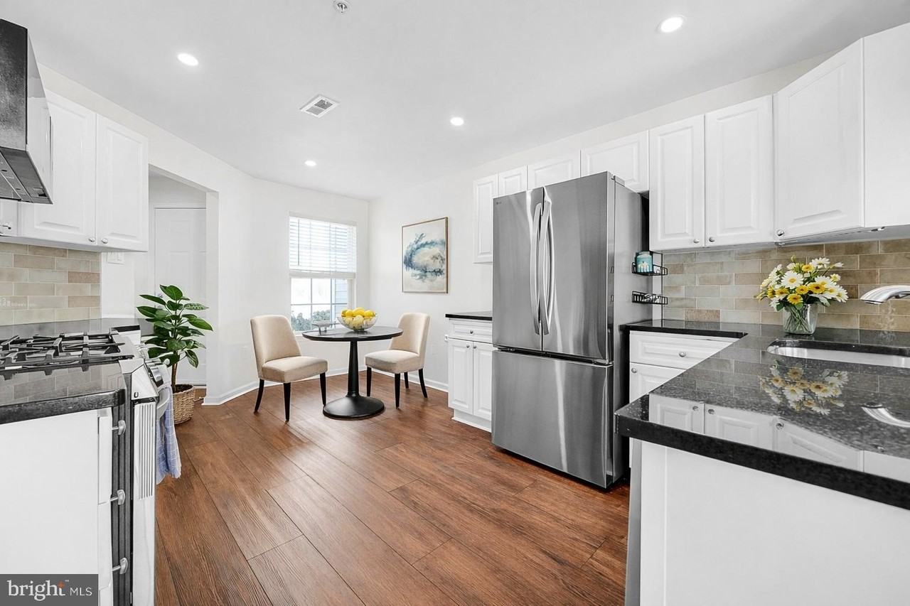 205 Strawberry Ct - Photo 6 of 44