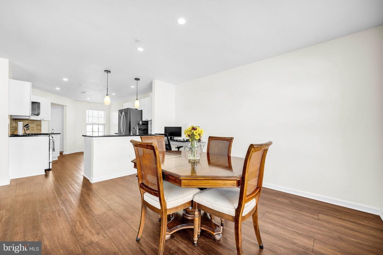 205 Strawberry Ct - Photo 7 of 44