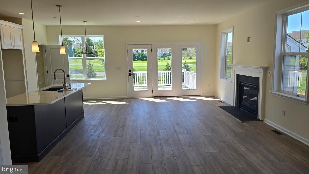 48 Parry Way - Photo 2 of 23