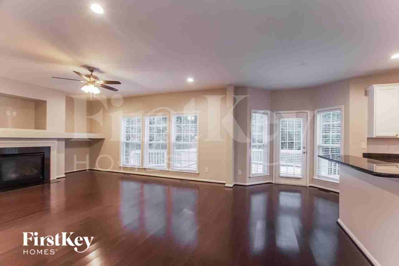 2336 Equestrian Dr - Photo 5 of 18