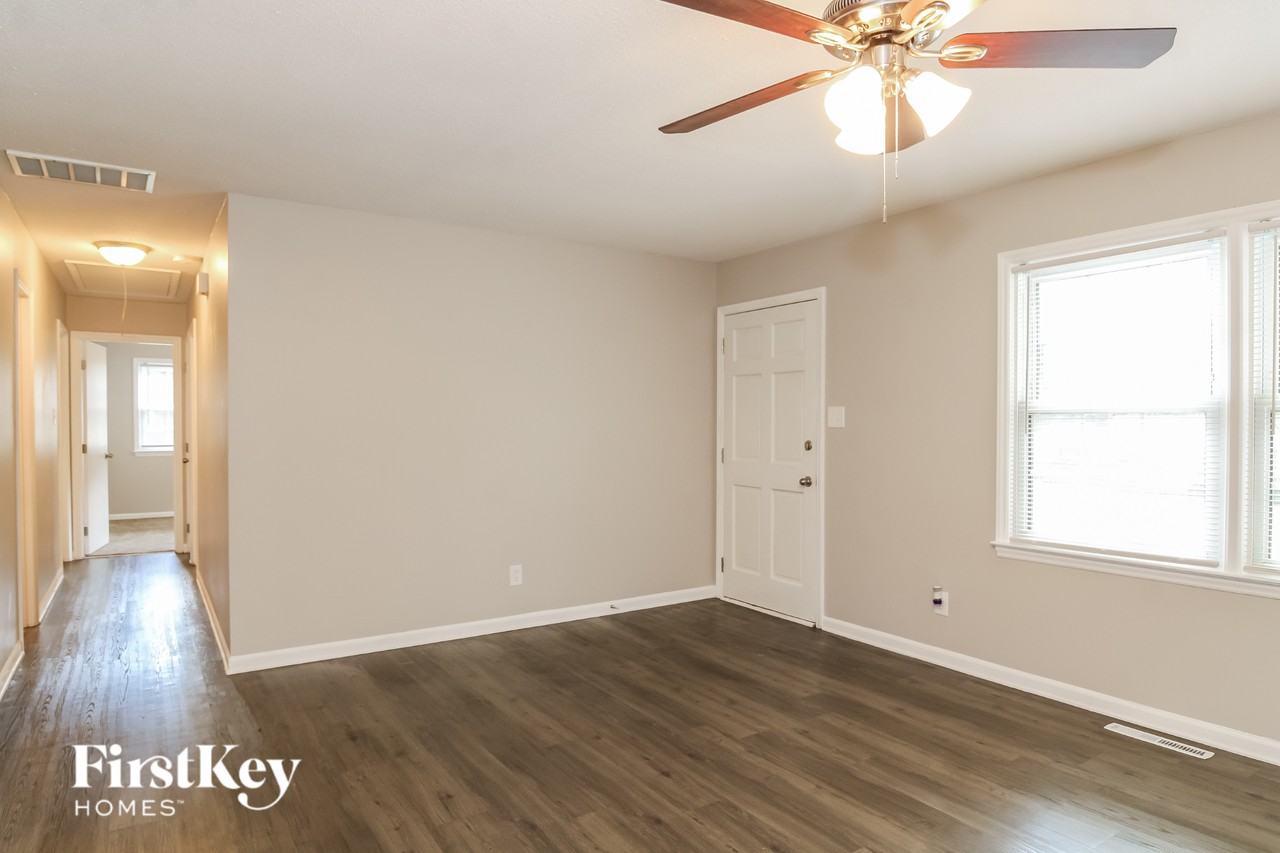 4305 Sunnyside Dr - Photo 3 of 15