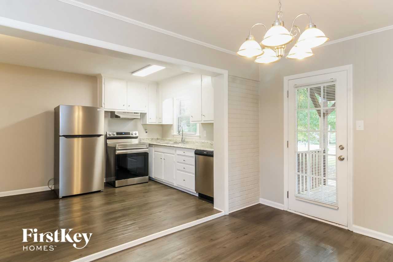 4305 Sunnyside Dr - Photo 4 of 15