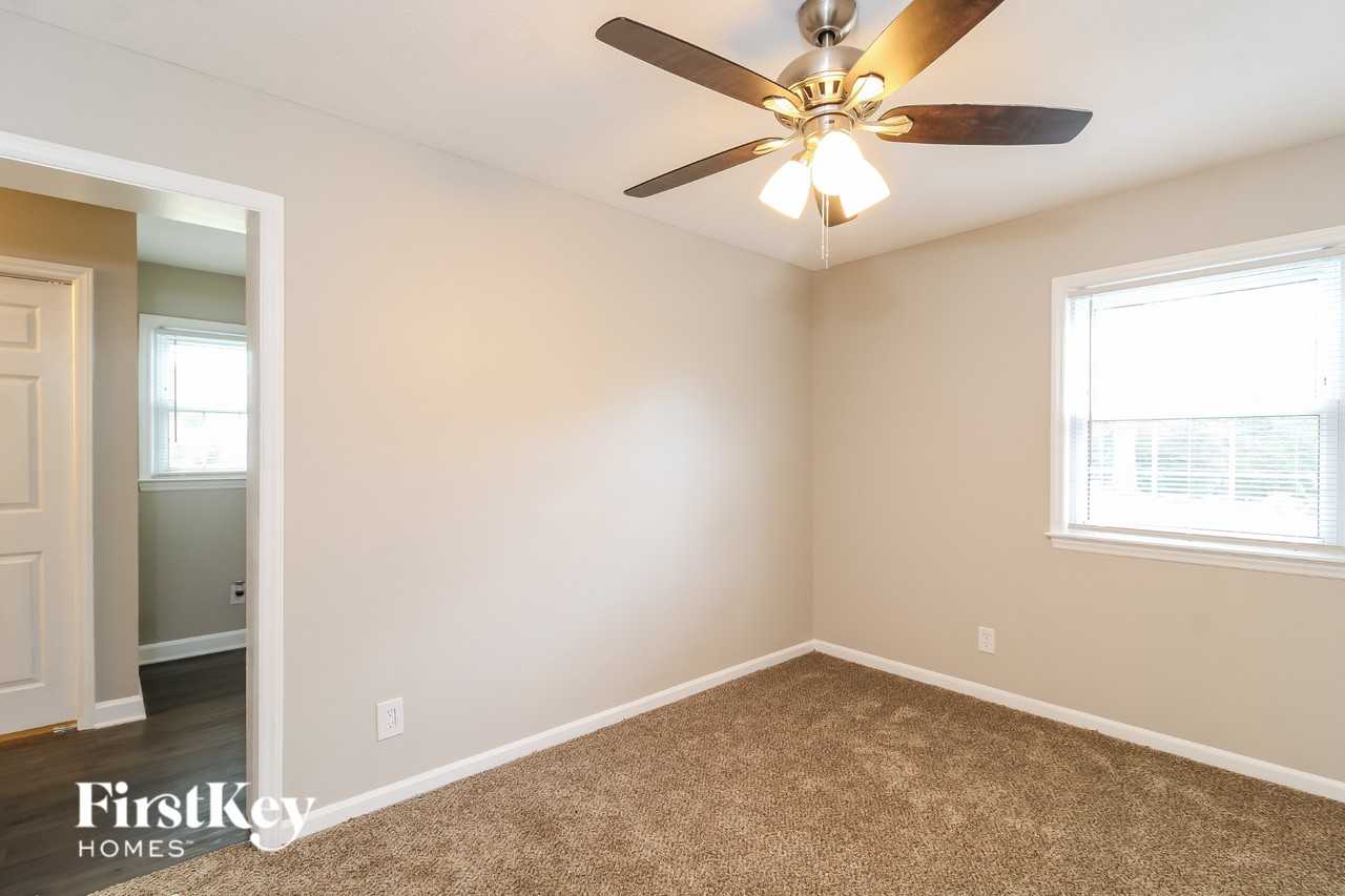 4305 Sunnyside Dr - Photo 7 of 15