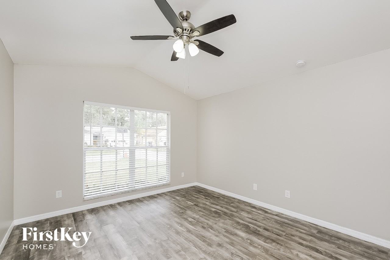 1033 Hardwood Dr - Photo 7 of 15