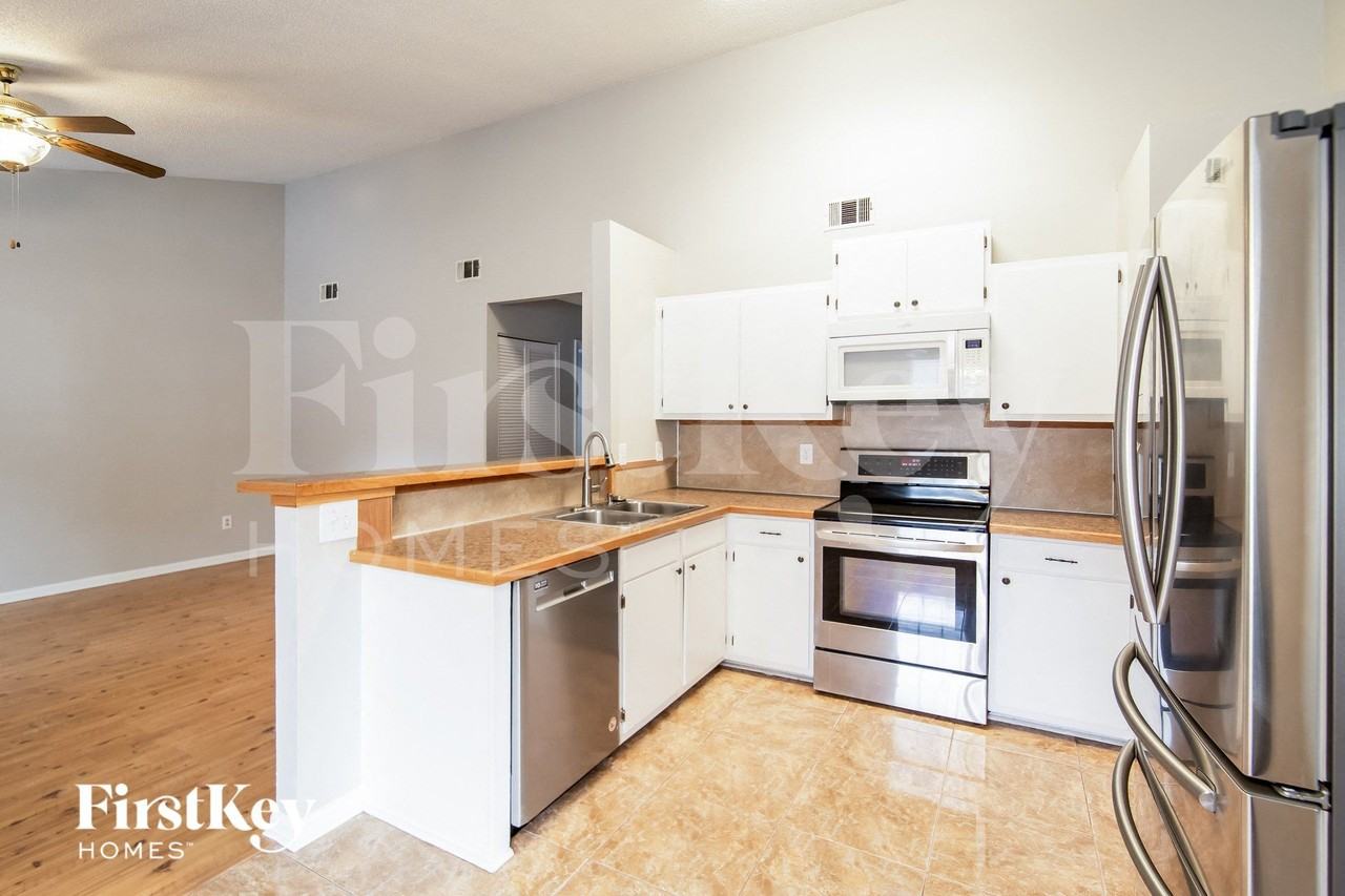 131 Lancashire Rd - Photo 5 of 15