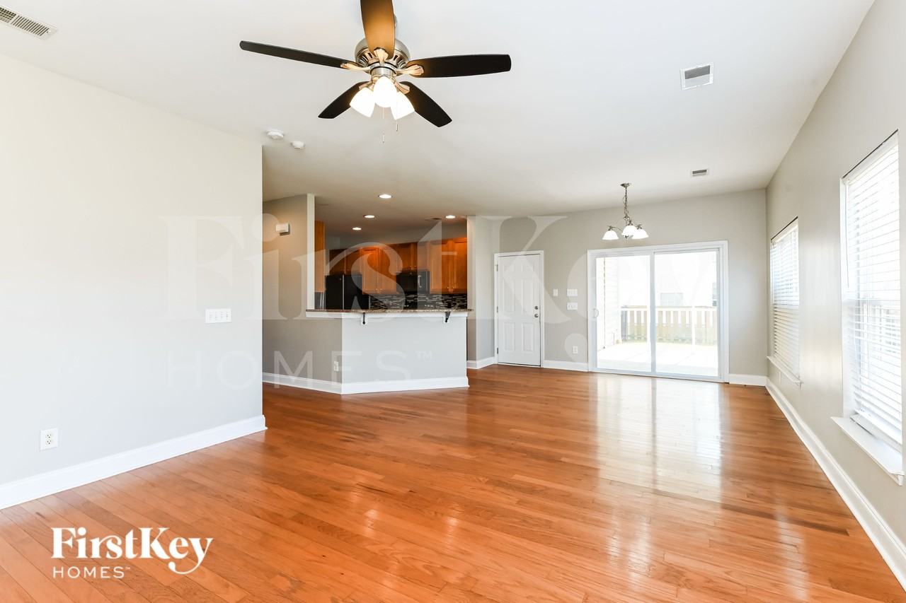 337 Lakewind Dr - Photo 5 of 19