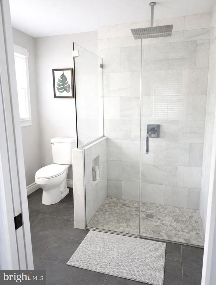 2941 Keenwood Rd - Photo 7 of 11