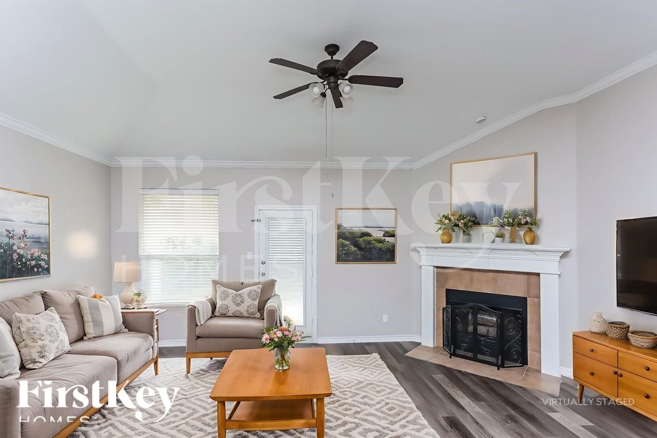 905 Sheryn Dr - Photo 4 of 19