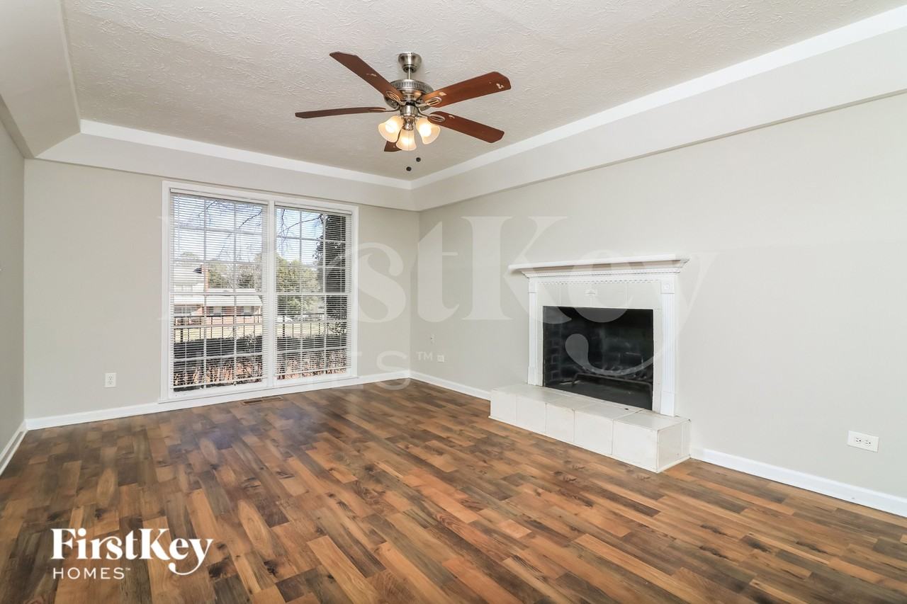 2559 Bryan Cir - Photo 3 of 19