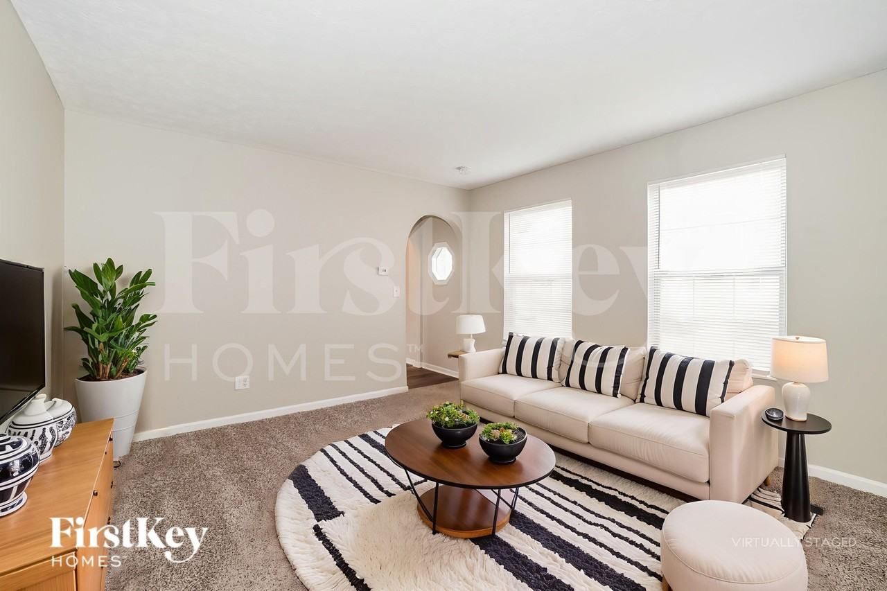 391 Oak Village Dr - Photo 5 of 19