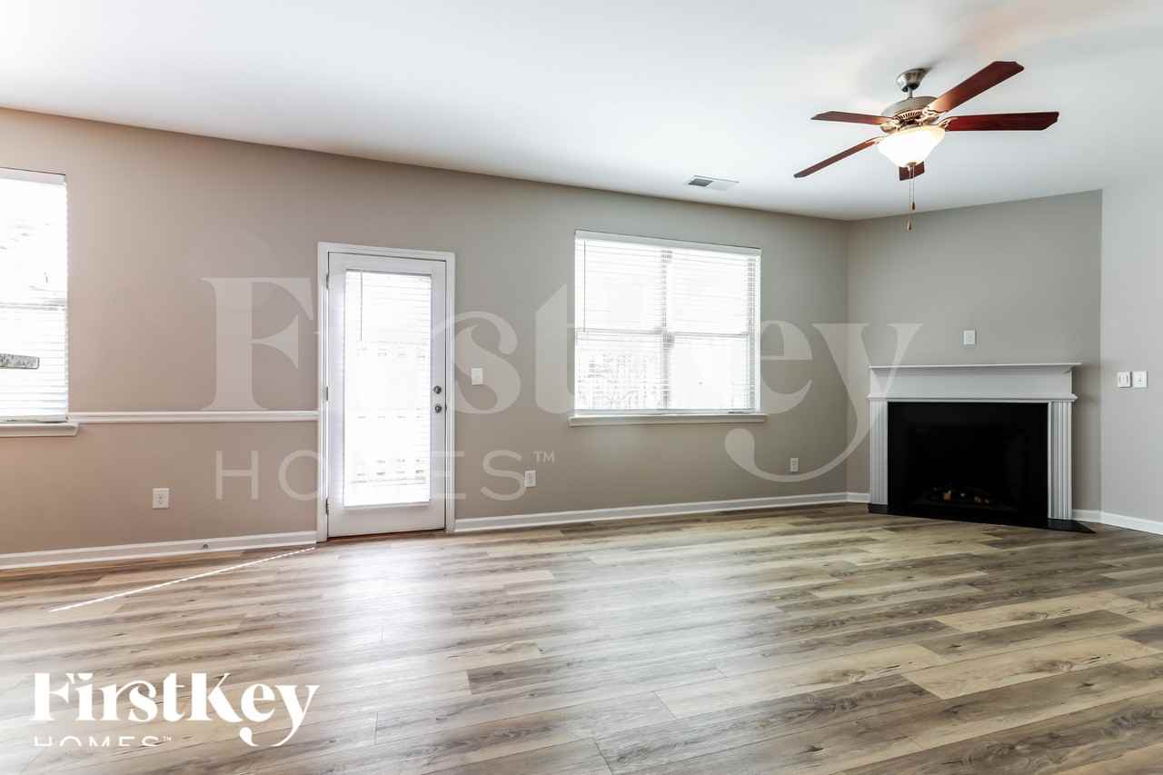 3832 Humber Ct - Photo 2 of 18