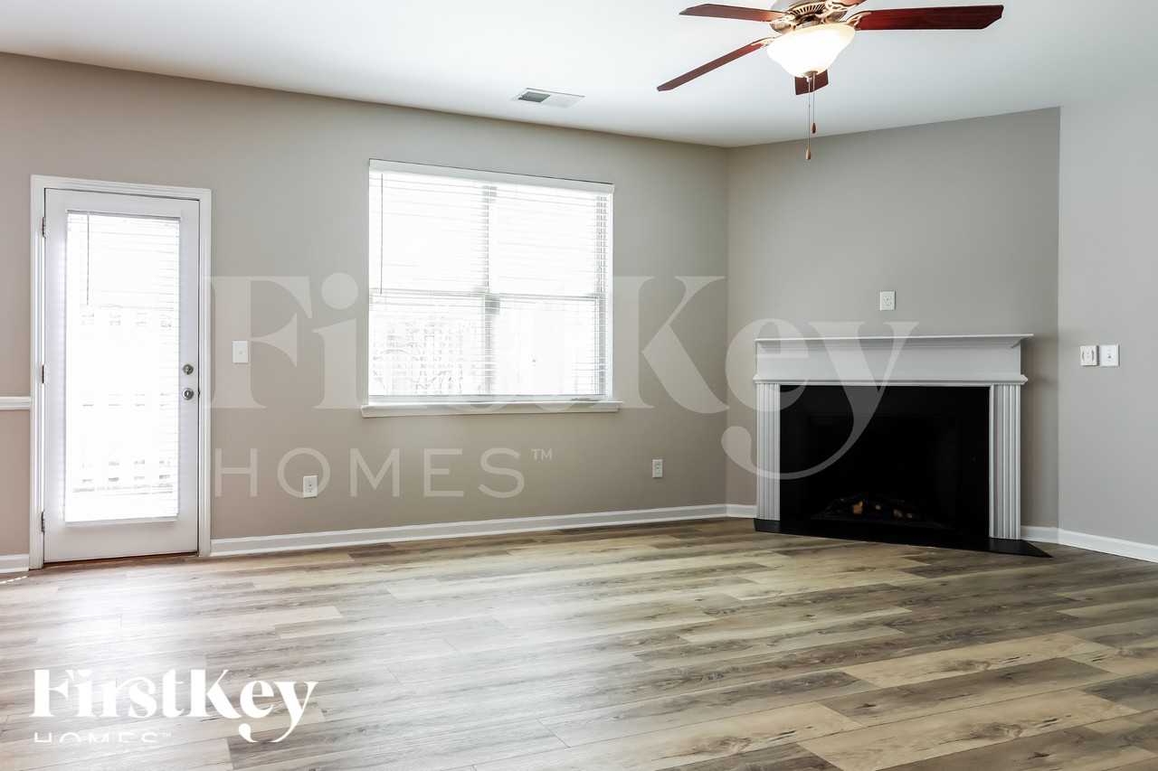 3832 Humber Ct - Photo 4 of 18