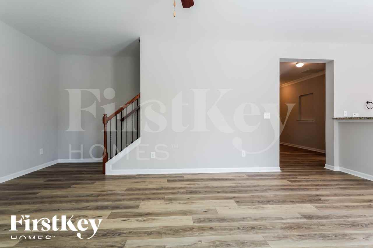 3832 Humber Ct - Photo 5 of 18