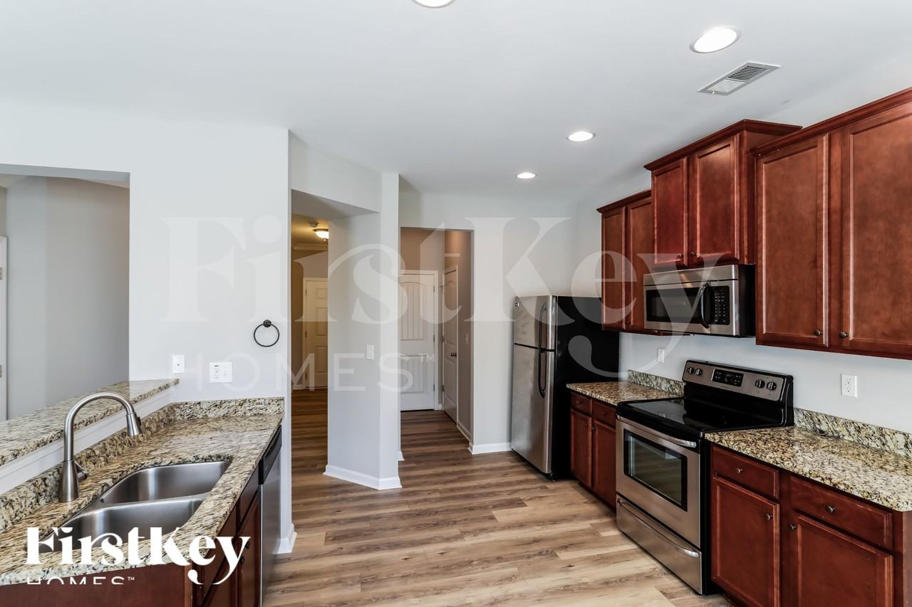 3832 Humber Ct - Photo 7 of 18