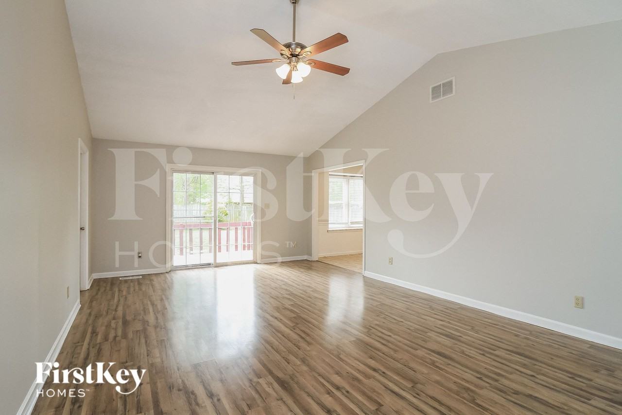 324 Century Blvd - Photo 4 of 15