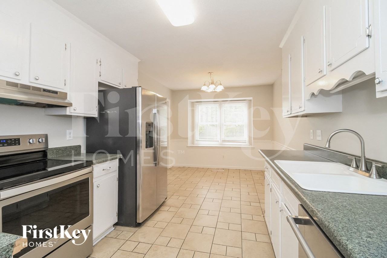 324 Century Blvd - Photo 6 of 15